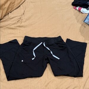 Figs petite medium Black scrub pants